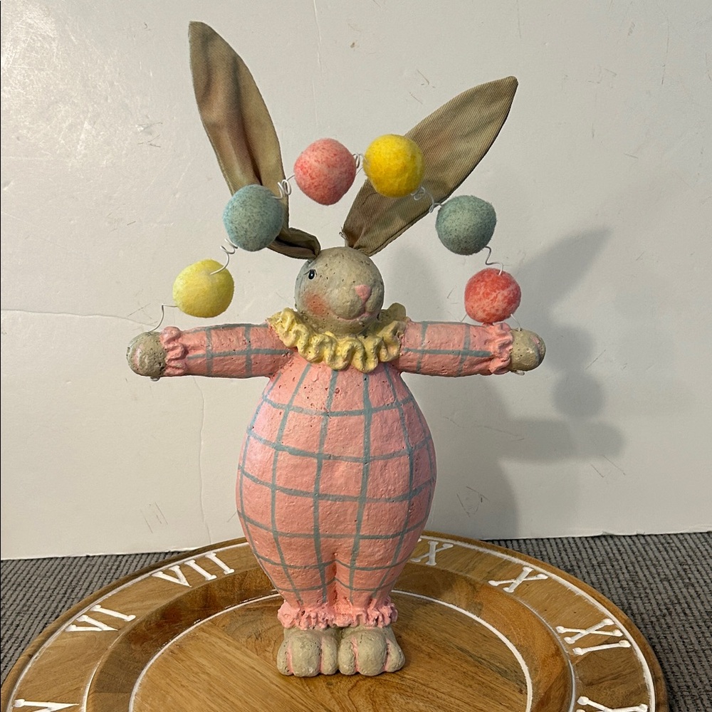 ❌LAST CALL❌ Pink Pastel Bunny clown Figurine with Pom-Pom Garland vintage vibe - Picture 3 of 10